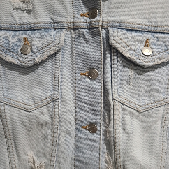 No Boundaries Distressed Jean Jacket - Picture 7 of 10